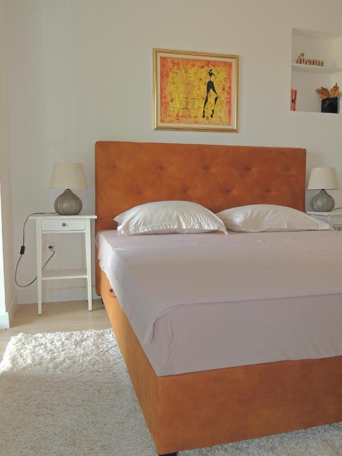 Ferara * Betina (Sibenik-Knin)